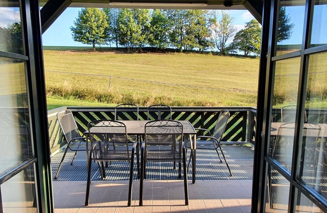 Stunning private villa for 8 guests with WIFI, pool, TV, terrace and parking