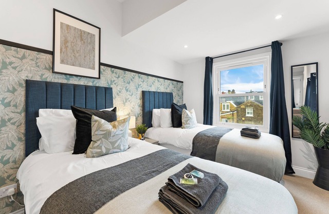 Stunning 4 Bed in Central London - Sleeps 9