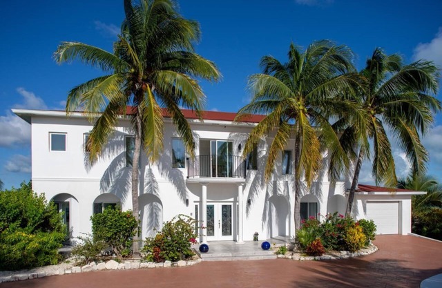 STUNNING 4 BEDROOM VILLA AT CHALK SOUND!