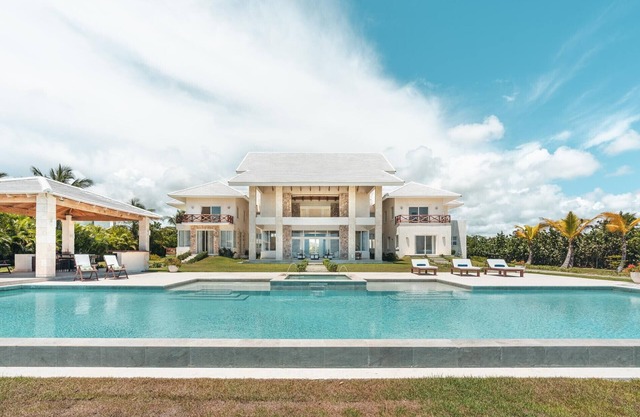 Stunning 6BR villa with ocean view in Cap Cana