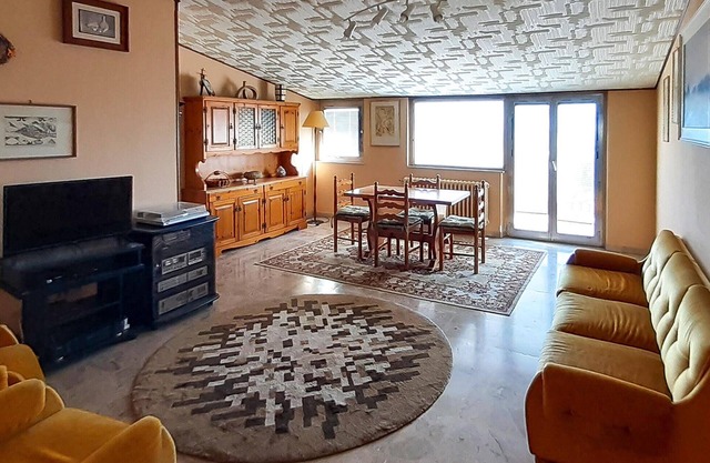 Stunning apartment in Penne with WiFi