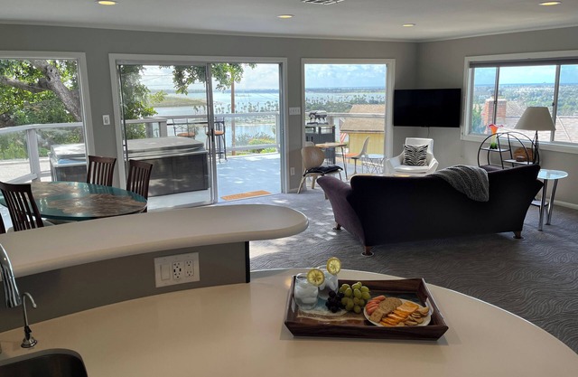 Stunning Bay View Getaway