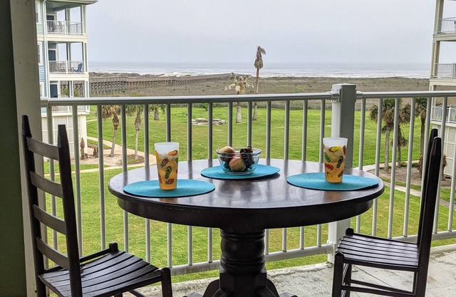Stunning beachfront condo short walk to beach/pool