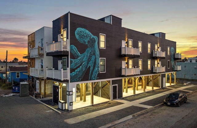 Stunning Beachfront Penthouse with Breathtaking Ocean Views