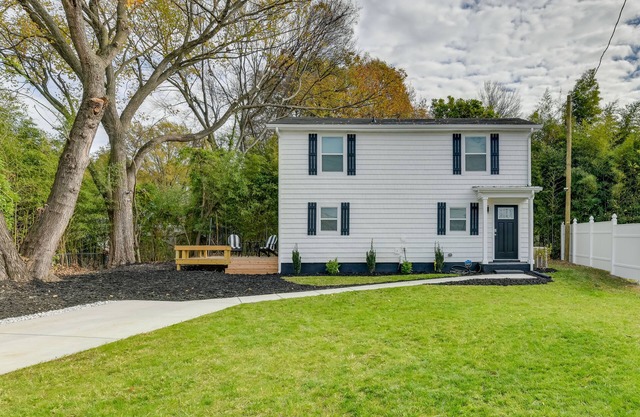 Stunning Charlotte Retreat ~ 2 Mi to City Center!