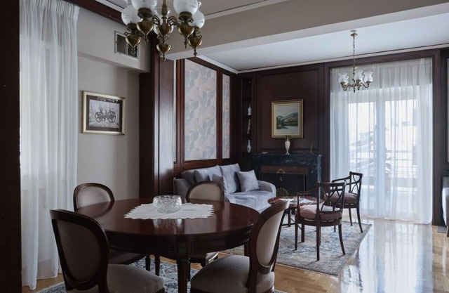 Stunning-Classical Penthouse
