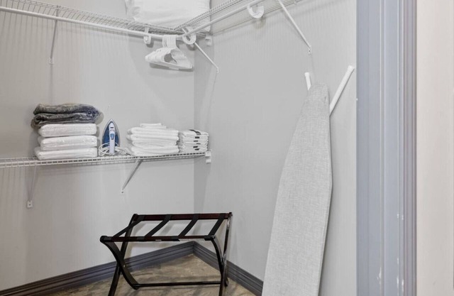 Stunning Downtown Apartment | Pool, Laundry, Parking