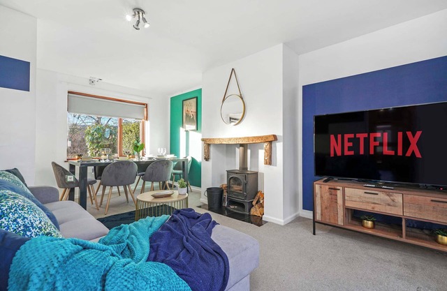 Stunning 4 Bedroom Home with Parking in Rugby