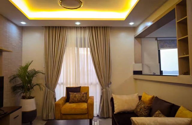 stunning golden views just a short 10-minute walk to Acacia Mall buzz