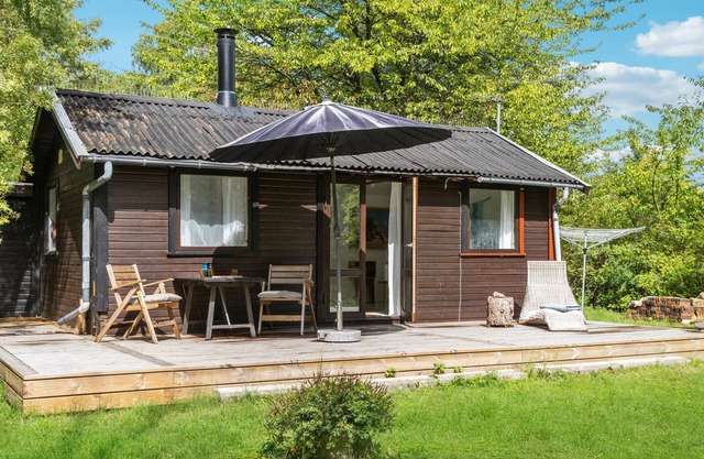 Stunning home in Askø with kitchen