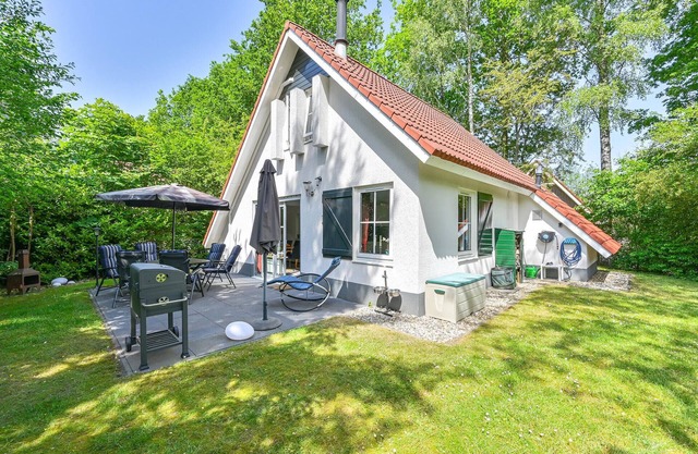 Stunning home in Exloo with WiFi