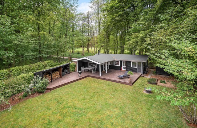 Stunning home in Kruså with WiFi