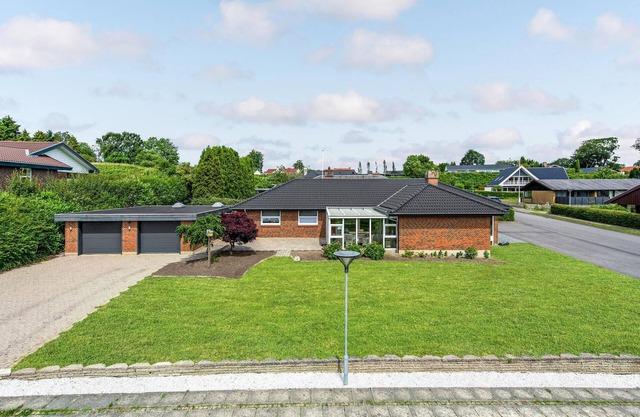 Stunning home in Kruså with WiFi