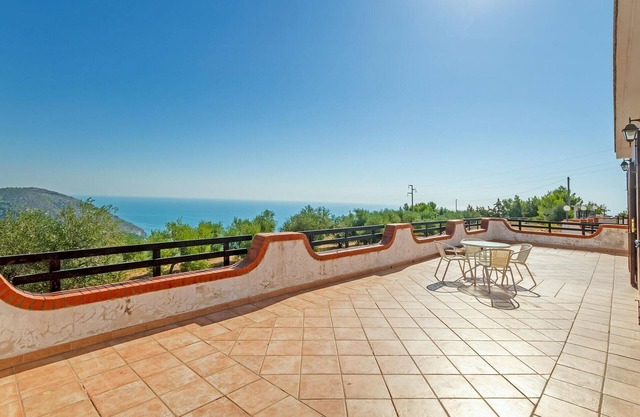 Stunning home in Mattinata with kitchen