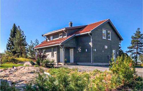Stunning Home In Nordre Frogn