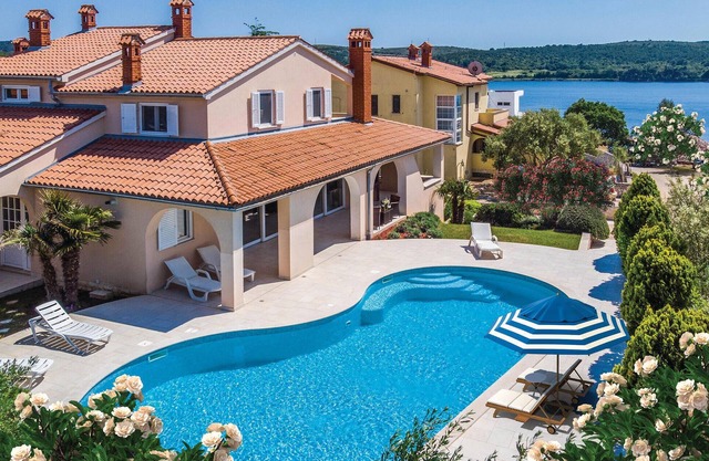 Stunning home in Pula