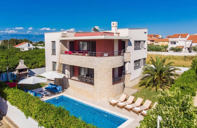 Stunning home in Zaton