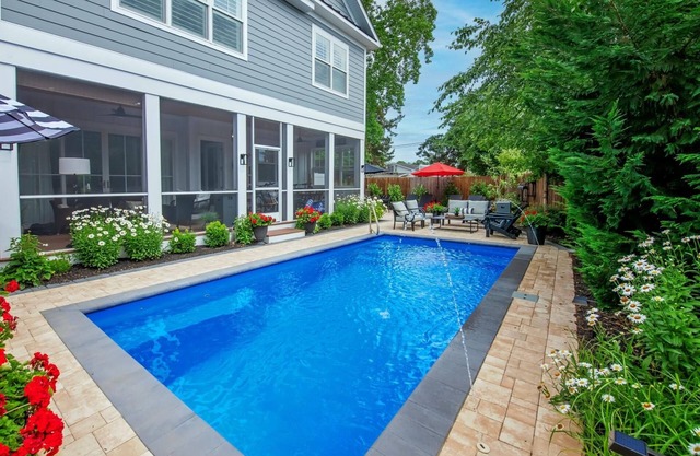 Stunning Home w/Pool! 10BR/9.5BA, Sleeps 22