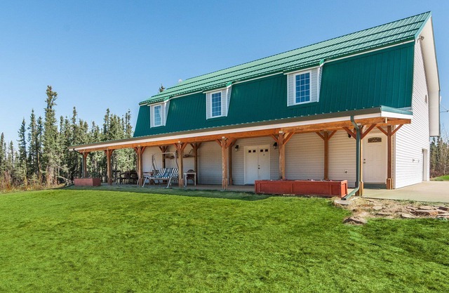Stunning home with tons of amenities. Northern Light Views from windows!