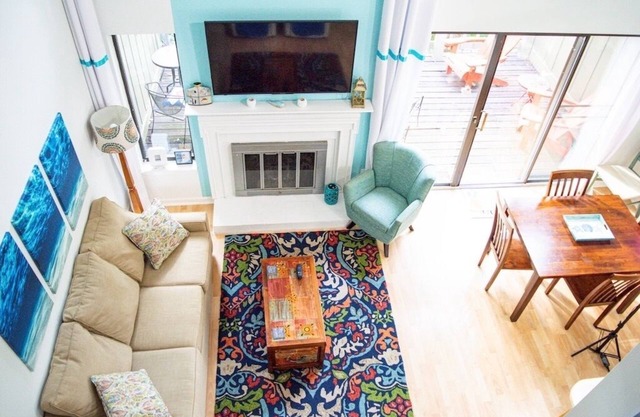 Stunning Lake-themed condo on Lake Monroe at Eagle Pointe Golf Resort.nnn