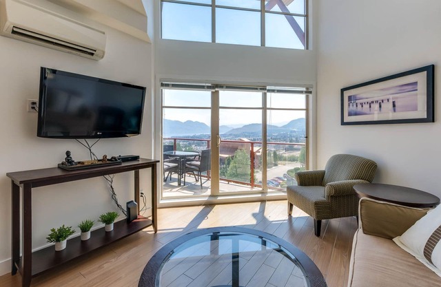 Stunning Lake View Condo