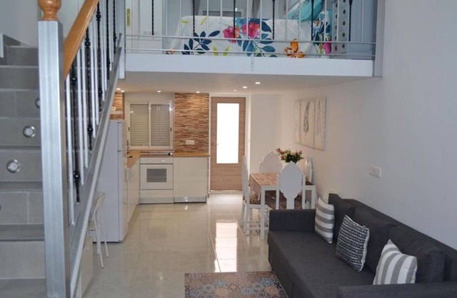 Stunning Loft Apartment Air conditioning, impressive modern conversion