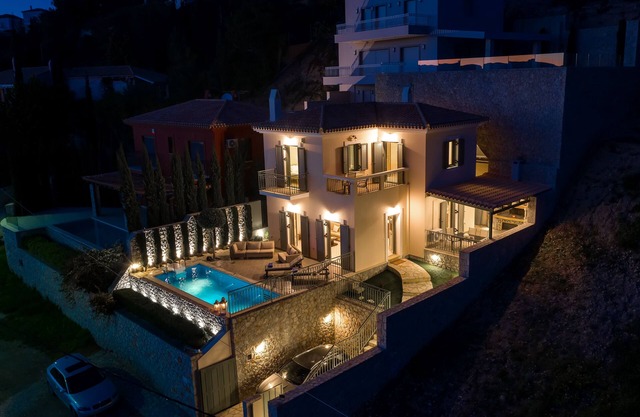 Stunning Maisonette close to the sea with breathtaking view and pool