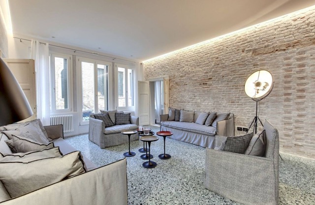 STUNNING MODERN APARTMENT IN THE HEART OF VENICE M0270422824