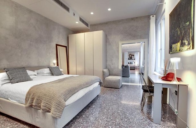 Stunning Modern Apartment In The Heart Of Venice