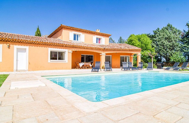 Stunning private villa for 8 guests with A/C, WIFI, private pool, TV, terrace and parking