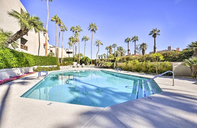 Stunning Palm Springs Condo Walk to Downtown