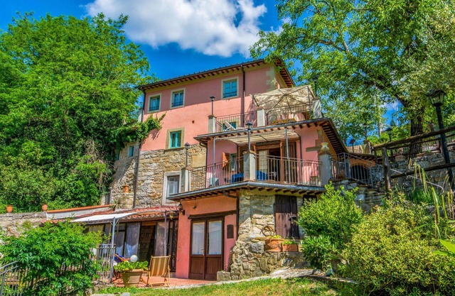 Stunning private villa for 12 people with WIFI, private pool, TV, terrace and pets allowed
