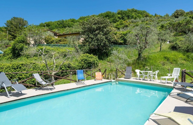Stunning private villa for 6 people with private pool