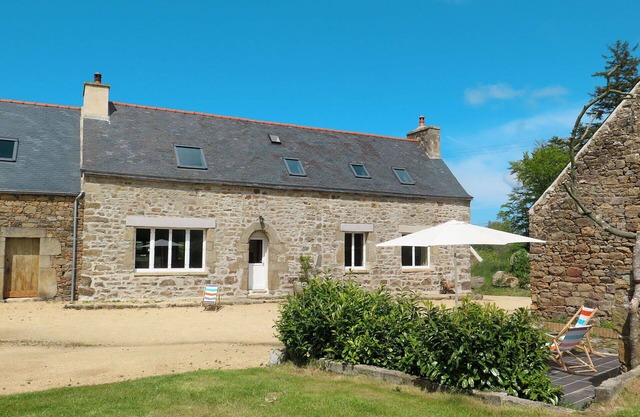 Stunning private villa for 10 guests with WIFI, TV, terrace and pets allowed