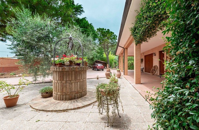 Stunning private villa for 8 people with A/C, WIFI, TV, patio and panoramic view