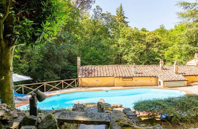 Stunning private villa for 5 guests with WIFI, private pool, TV, veranda and panoramic view