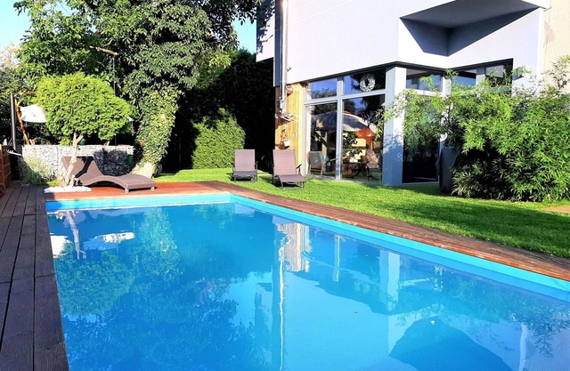 Stunning private villa for 8 people with WIFI, private pool, TV and patio