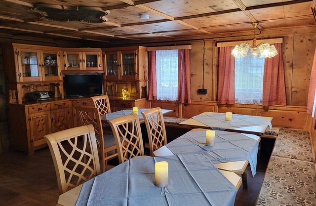 Stunning private villa for 14 people with WIFI and TV