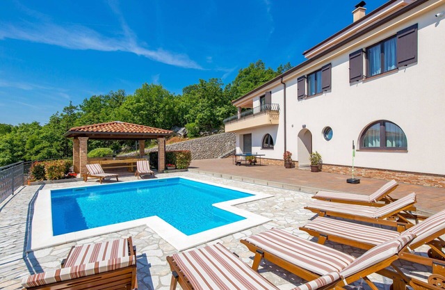 Stunning private villa for 12 guests with WIFI, A/C, private pool, TV, patio and parking