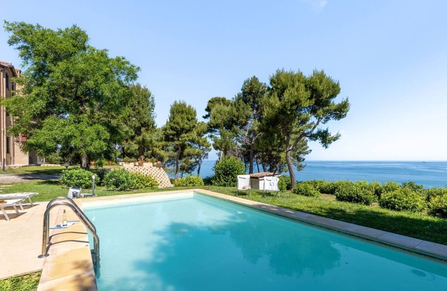 Stunning private villa with A/C, WIFI, private pool, TV, terrace, pets allowed and panoramic view