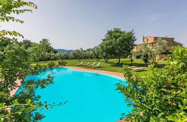 Stunning private villa for 22 guests with private pool, WIFI, patio and pets allowed