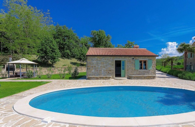 Stunning private villa with WIFI, private pool, A/C, TV, patio, pets allowed and panoramic view