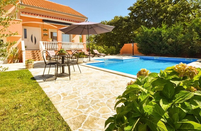 Stunning private villa with A/C, WIFI, private pool, TV, terrace, pets allowed and parking
