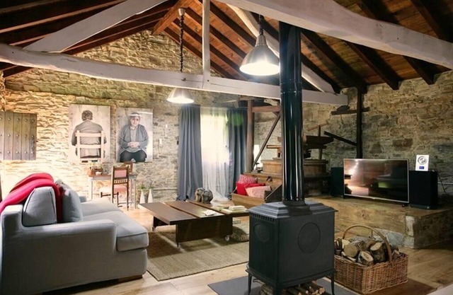 Stunning restored mill-10 km from beach-wifi