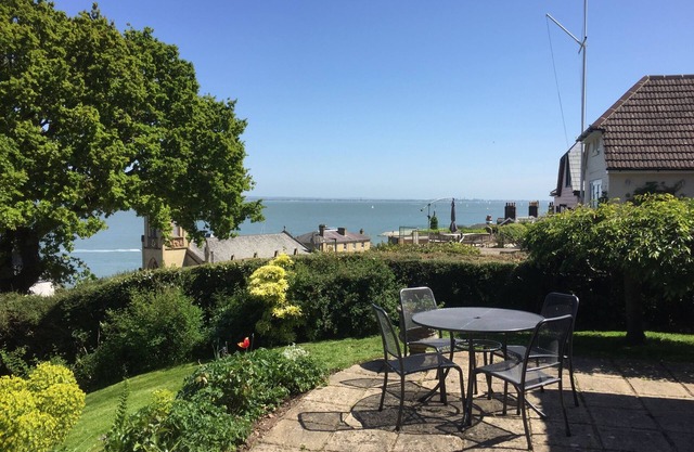 STUNNING SEA VIEWS of The Solent and Southampton Water