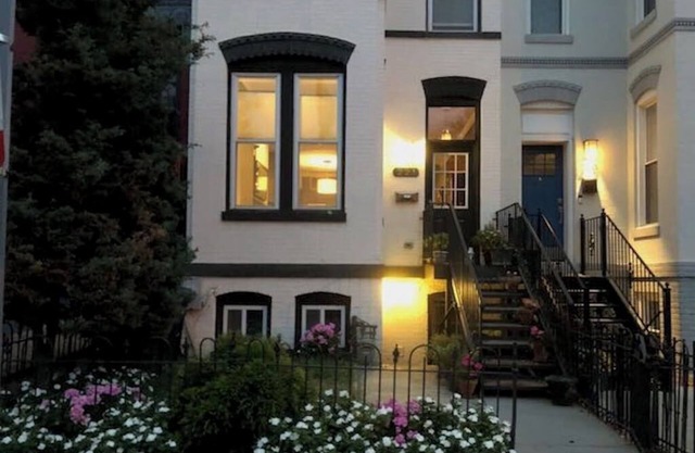 Stunning, Stylish Flat, Cool Neighborhood Close to Everything