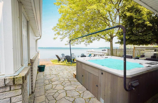 Stunning Tranquility~ Spa~ Billiard~ Lake Simcoe