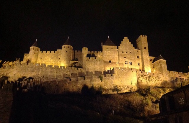 Stunning views of Carcassonne castle ramparts from 1st floor apartment (Cezanne)