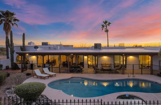 Stunning Villa and Horse Barn Heated Pool