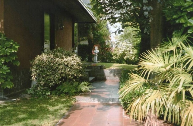 Stunning villa in residence with condominium pool 5 minutes from Rho Fiera